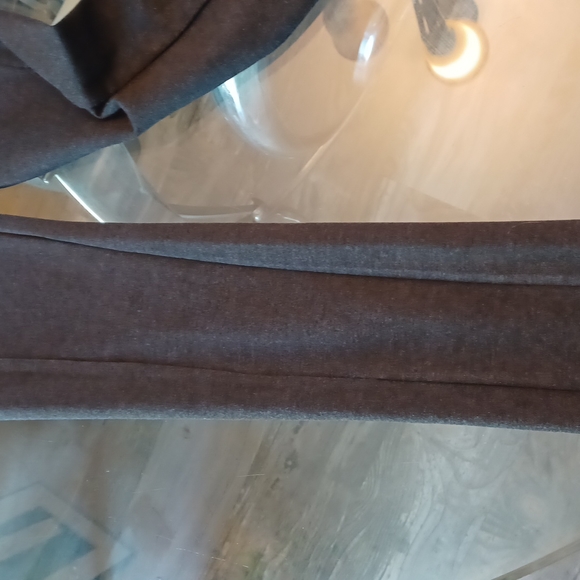 Bebe, Nwt! Basic pull up legging. Dark heather grey. Sz.M - Picture 2 of 4